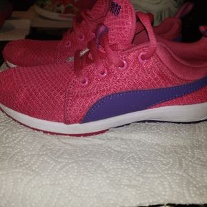 Puma girl shoe size 2